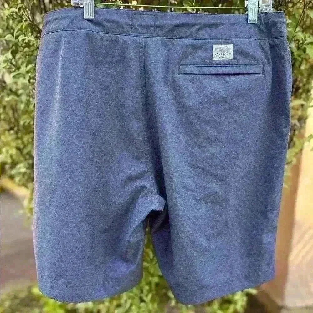 Faherty All Day Midnight Fish Scale Print Shorts 9 Inch Inseam Men’s Size 36 EUC
